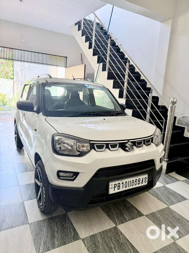 Tastefully Modified Maruti S-presso  Upgraded Alloys & Android Screen