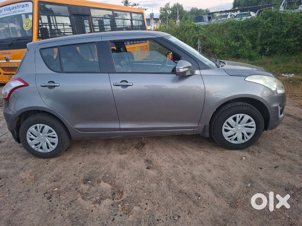 Maruti Suzuki Swift Vxi + Manual, 2017, Petrol
