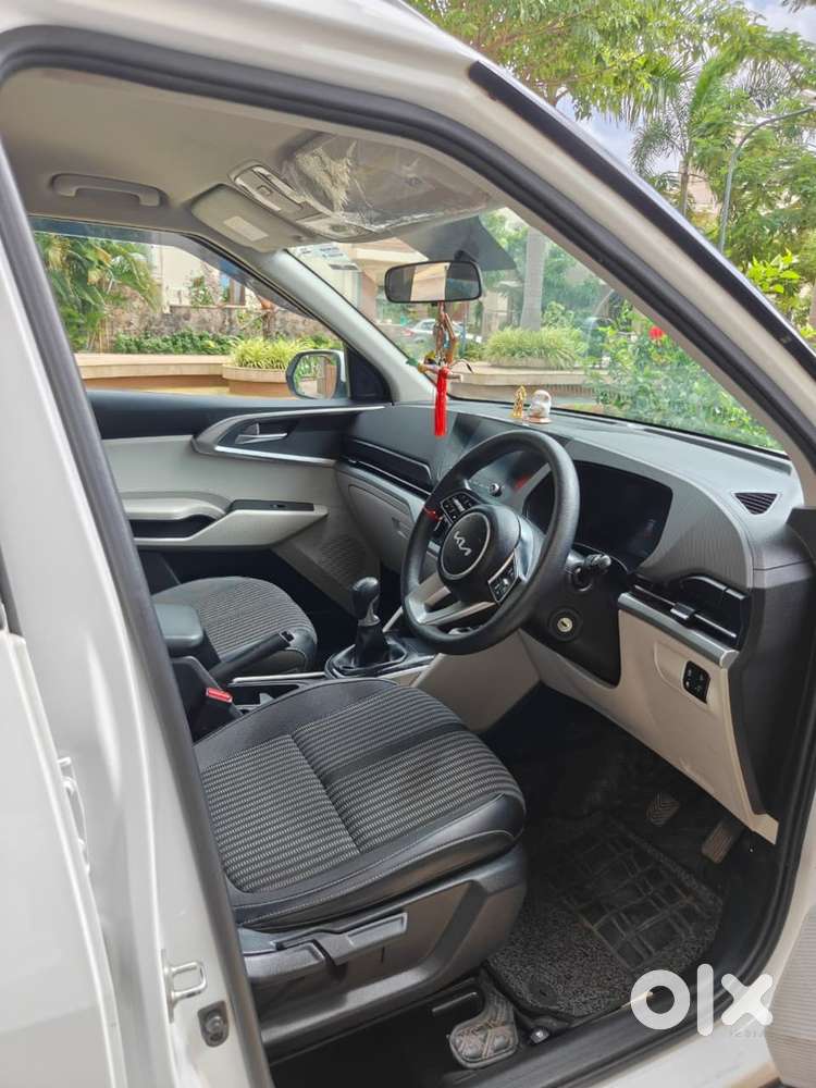 Kia Carens Prestige Imt 2023 Drives
