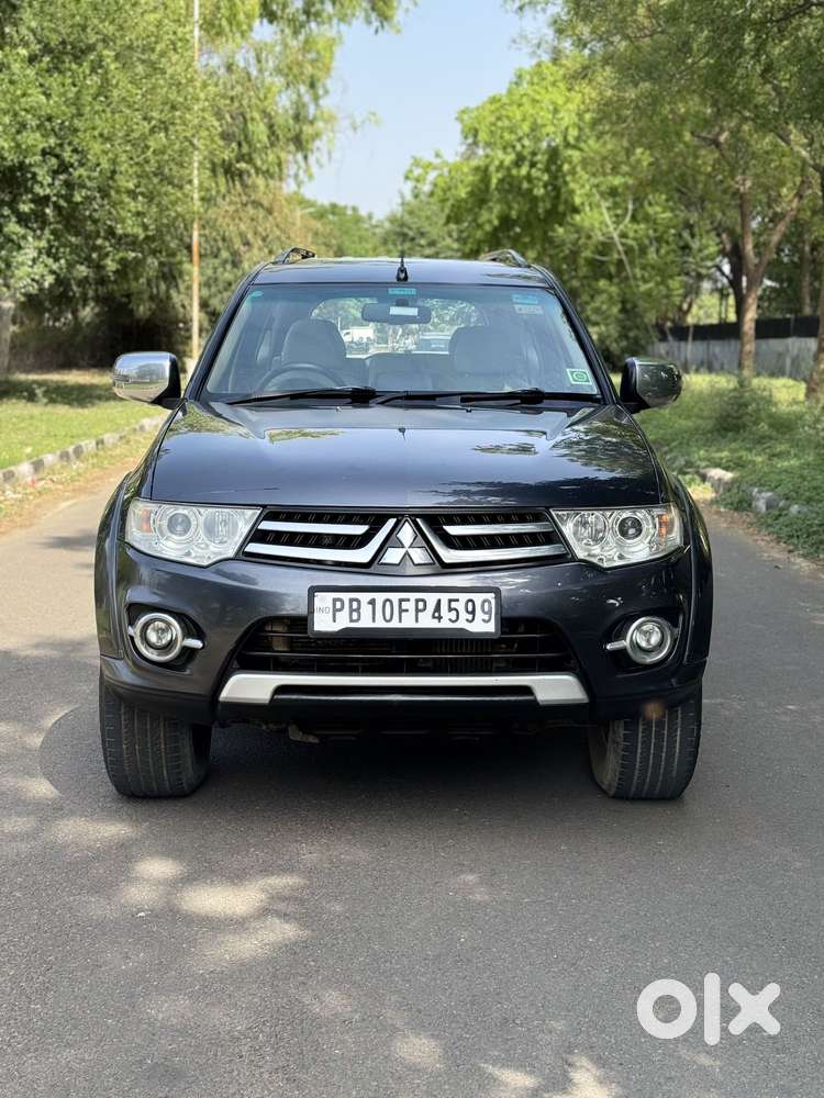 Mitsubishi Pajero Sport 4x2 At Dualtone Blacktop, 2016, Diesel