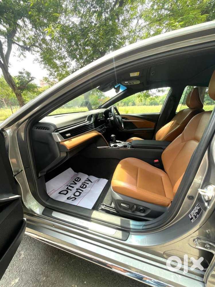 Toyota Camry 2.5 Hybrid, 2025, Petrol