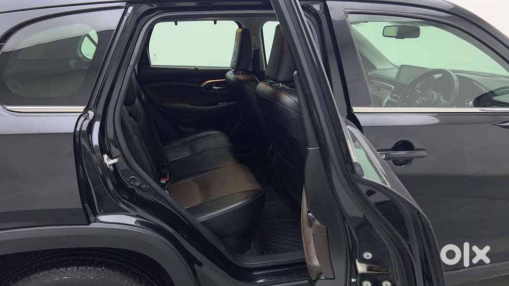 Toyota Urban Cruiser Hyryder 1.5 V Hybrid, 2025, Cng & Hybrids