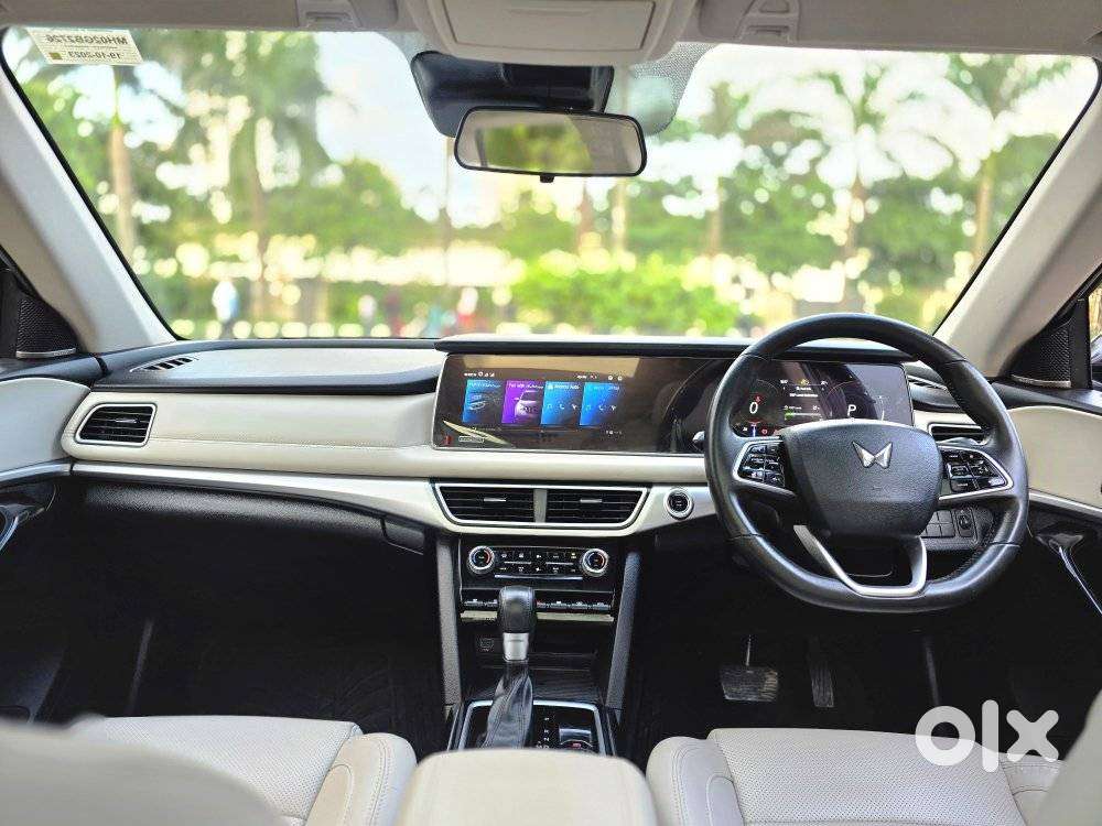 Mahindra Xuv700 2.2 Ax 7 Diesel At Luxury Pack Str, 2023, Diesel