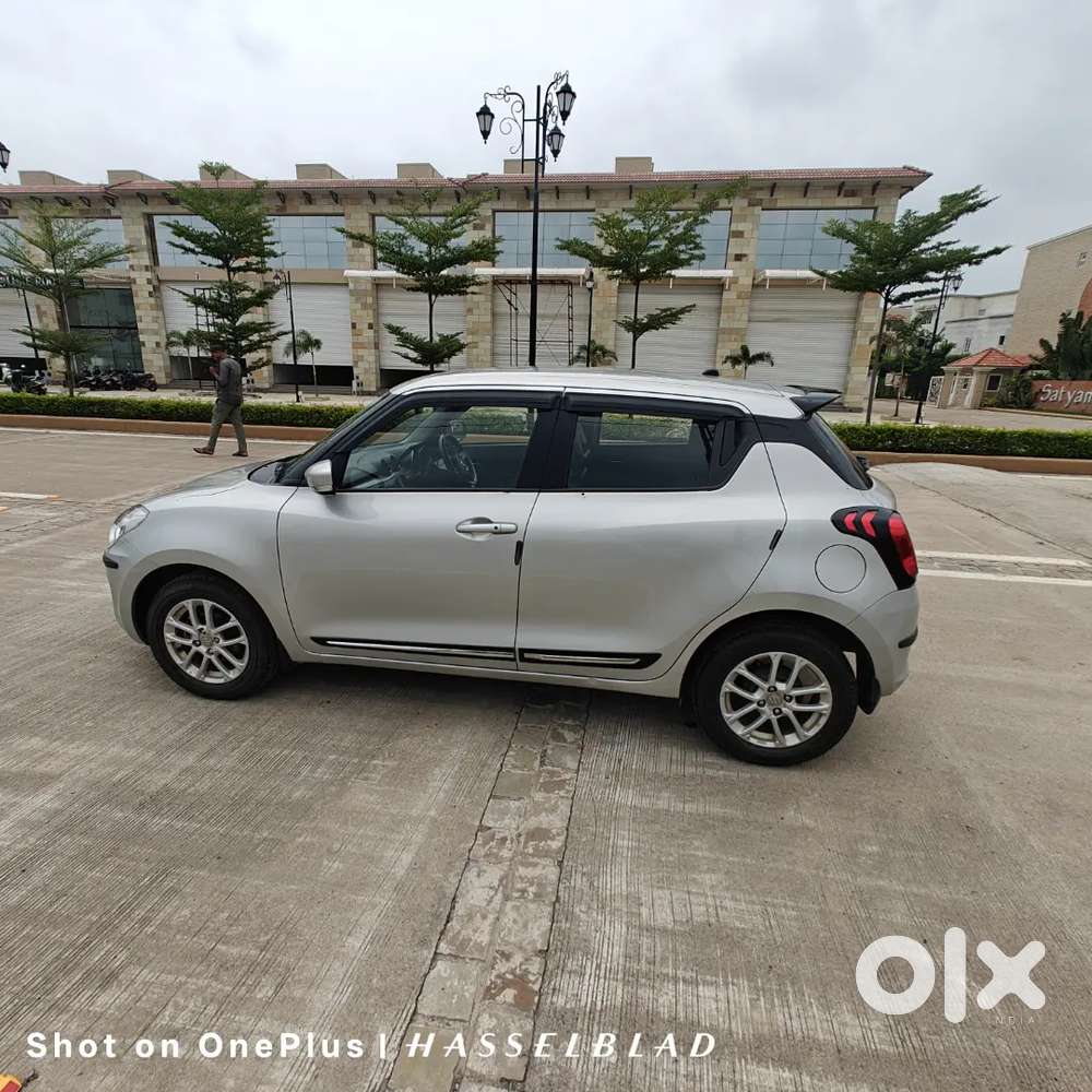 Maruti Swift Zxi Amt Silver Color