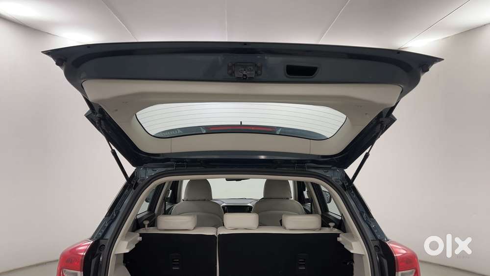 Mahindra Xuv300 1.2 W8 (o) Amt Petrol, 2022, Petrol