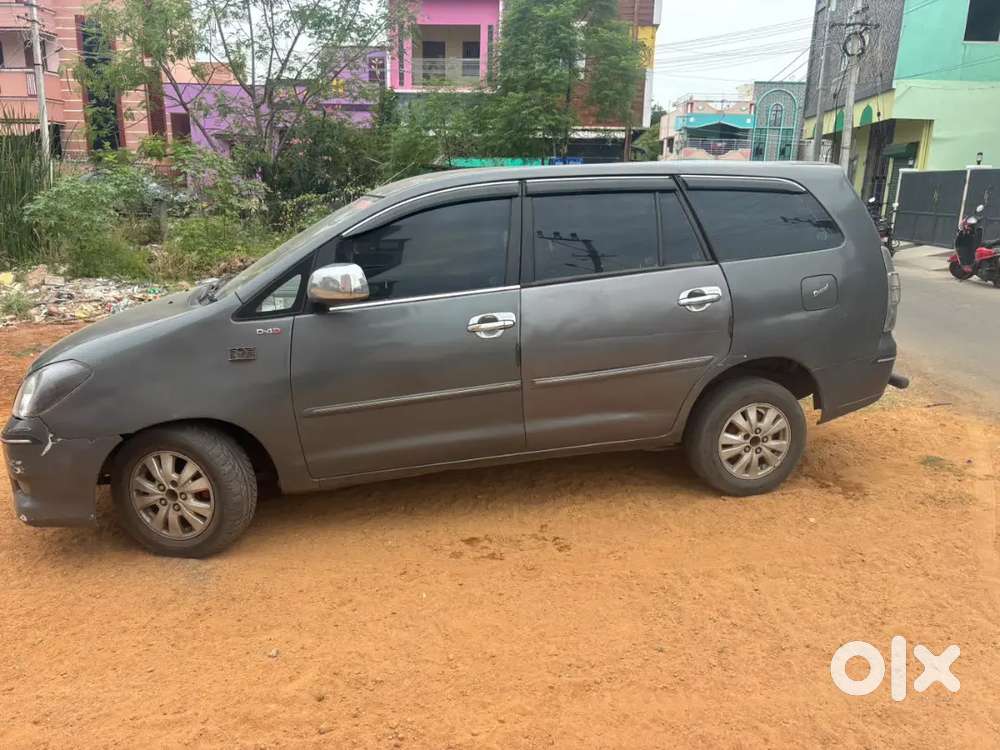 Toyota Innova 2.5 V 2010