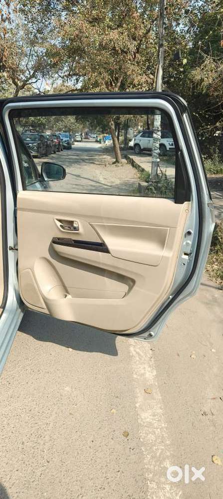 Maruti Suzuki Ertiga Vxi (o) Cng, 2023, Cng & Hybrids