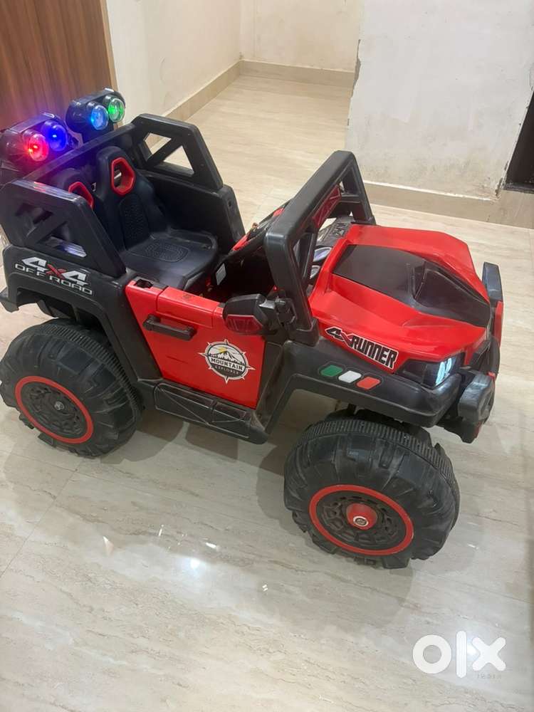 Electronic car for kids and tv
