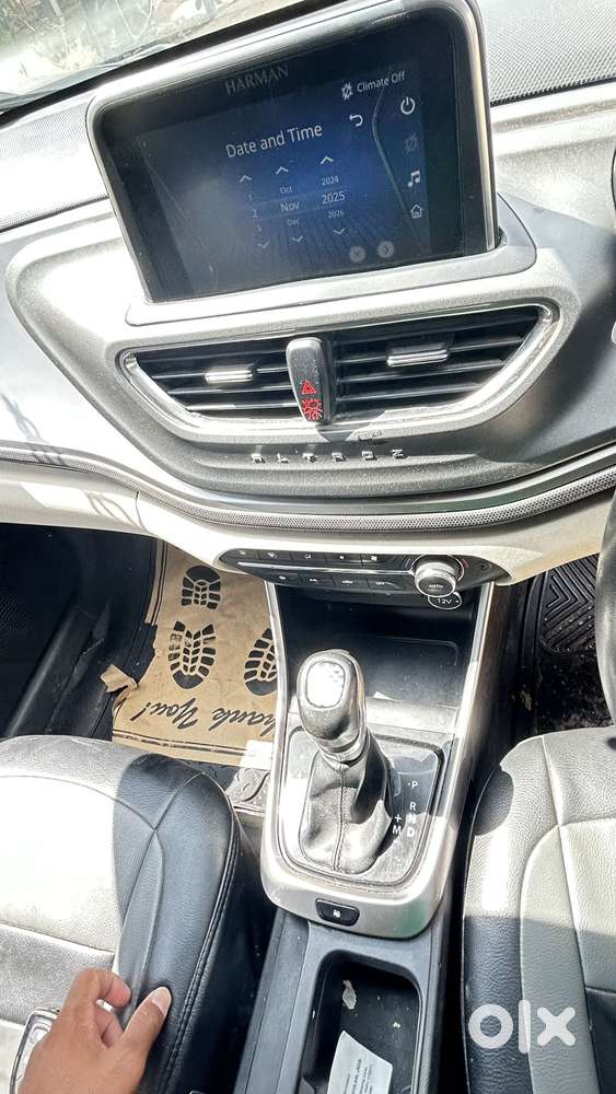 Tata Altroz 1.2 Xz (o), 2022, Petrol