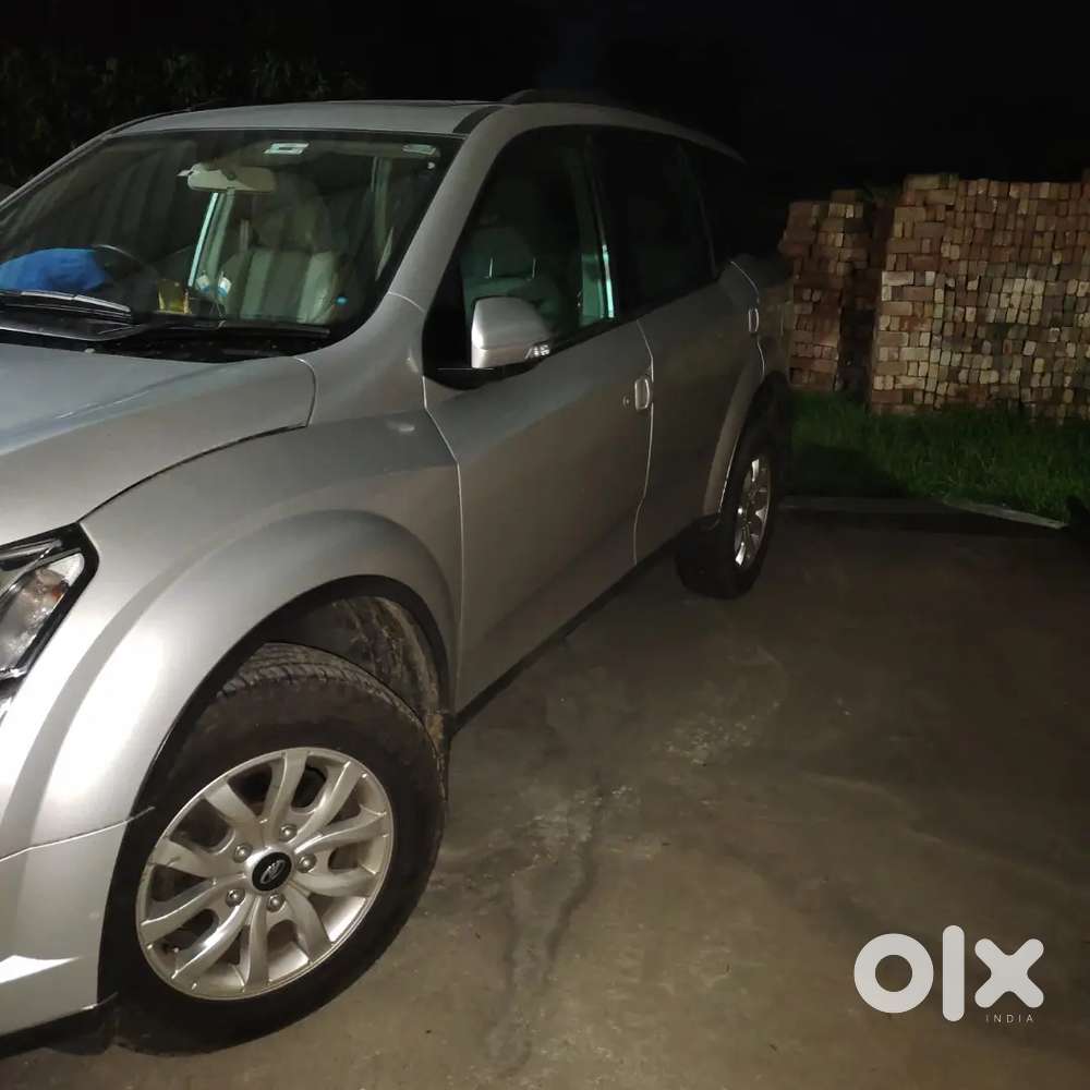 Mahindra Xuv500 W10 (top Model)  2016  Sunroof  Excellent Condition