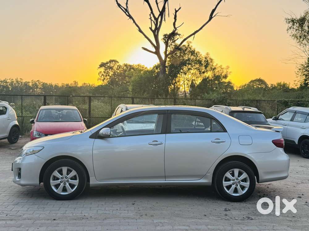 Toyota Corolla Altis 1.8 J, 2012, Petrol
