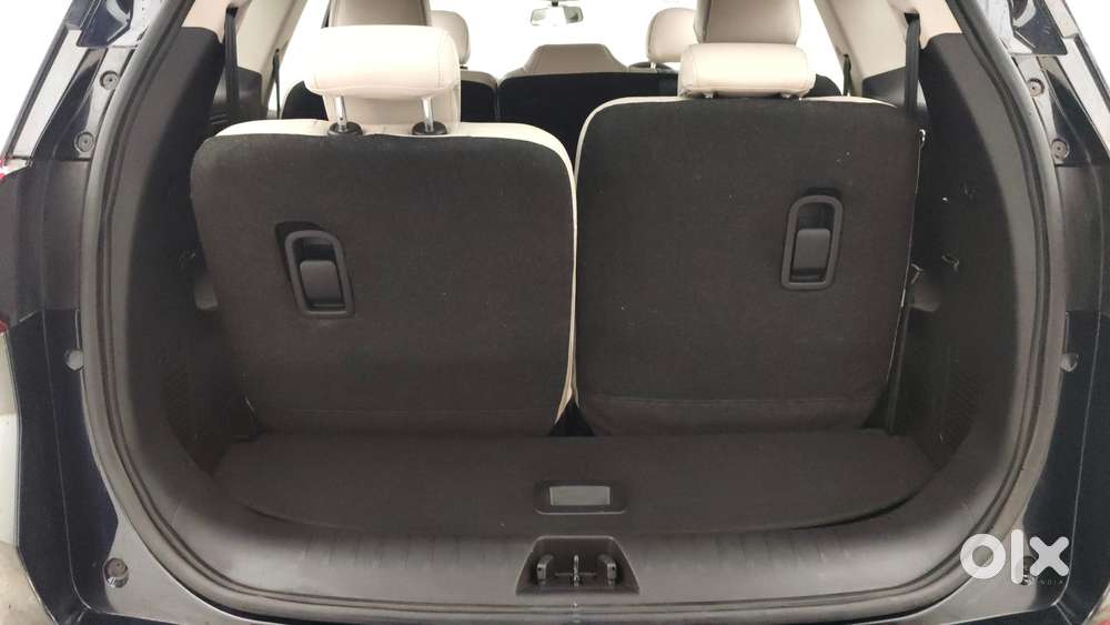 Mahindra Xuv700 2.0 Ax 7 Petrol At Str, 2024, Petrol