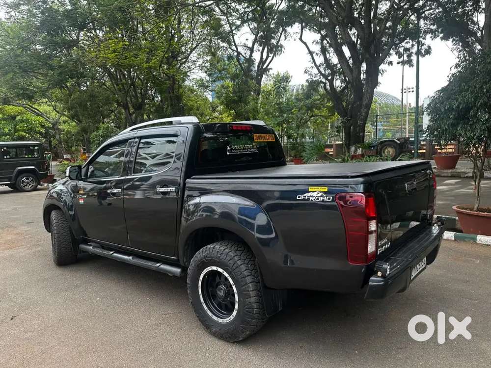 Isuzu V-cross Prestige 2017