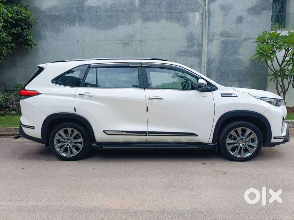 Toyota Innova Hycross 2.0 Zx (o) Hybrid 7 Str, 2026, Petrol
