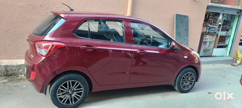 Hyundai I10 2015 It's In V Good Condition Company Maintenance