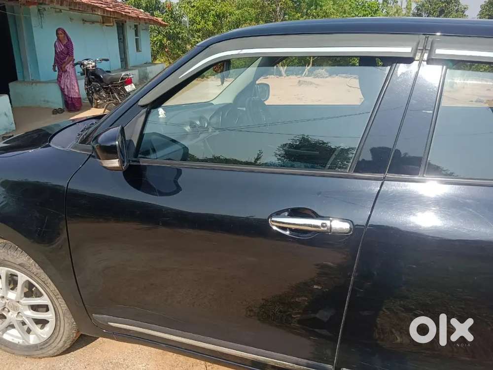 Maruti Suzuki Swift 2024 Black
