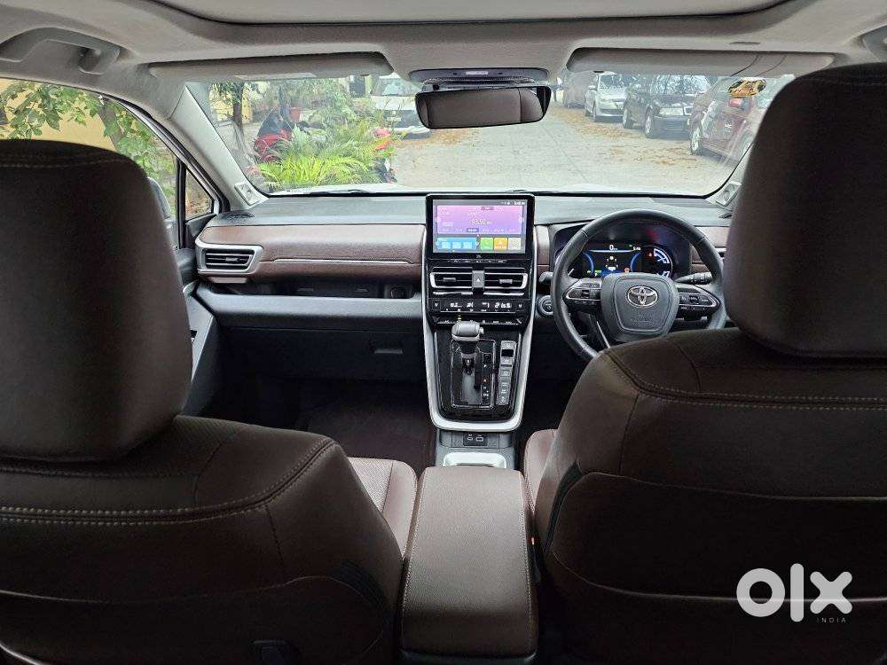 Toyota Innova Hycross 2.0 Zx Hybrid 7 Str, 2024, Cng & Hybrids