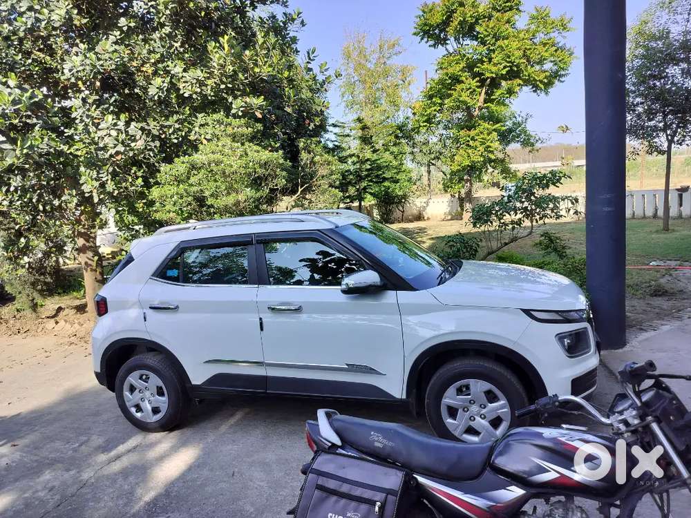 Hyundai Venue 2022 Cng & Hybrids 72000 Km Driven
