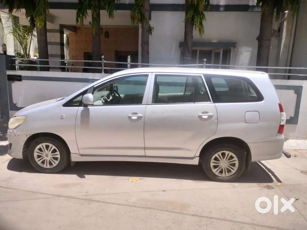 Toyota Innova 2012