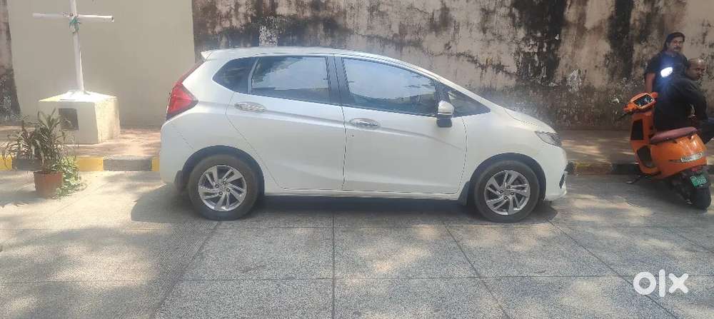 Near Mint Condition Honda Jazz, Automatic, 10000 Kms With Sunroof