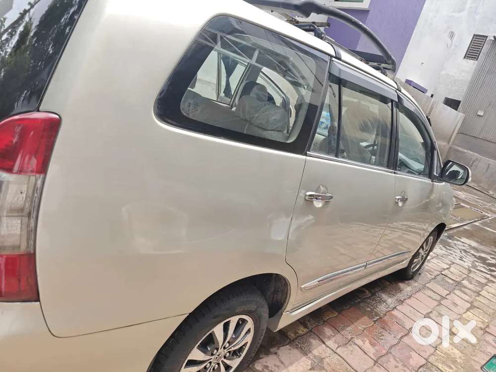 Toyota Innova V Diesel 2015