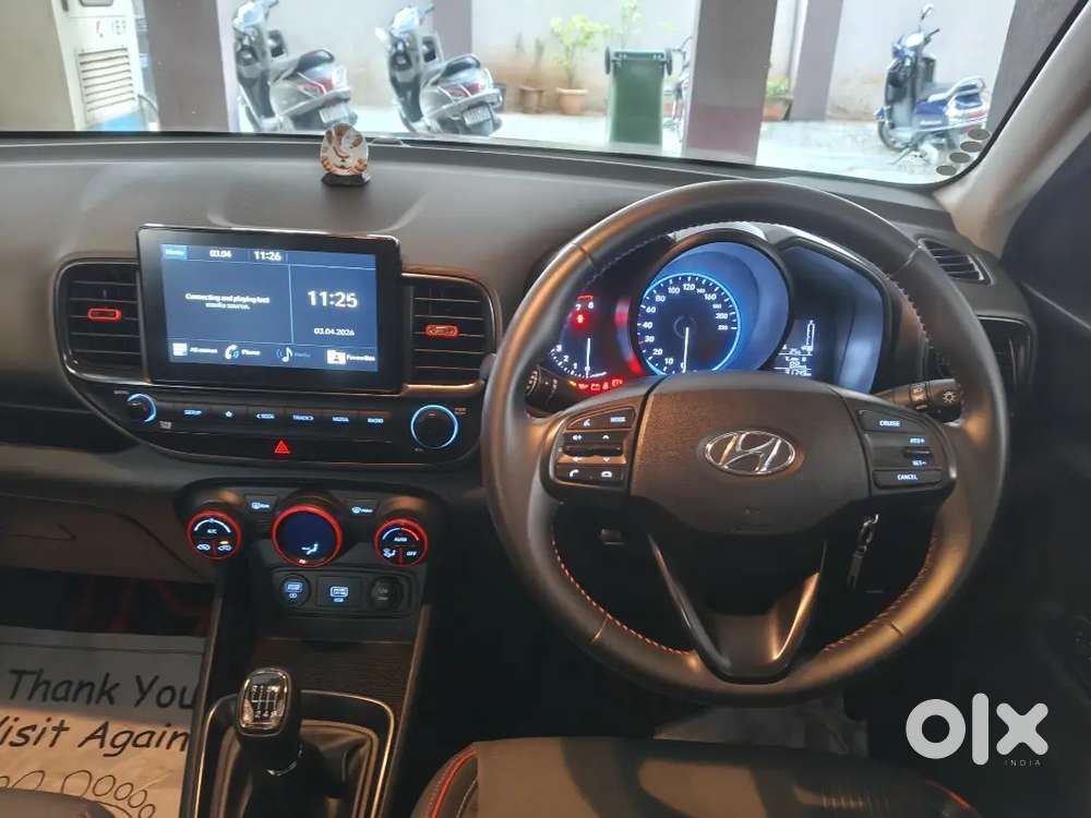 Hyundai Venue Sx 1.0 Ltr Petrol Mt Dual Tone