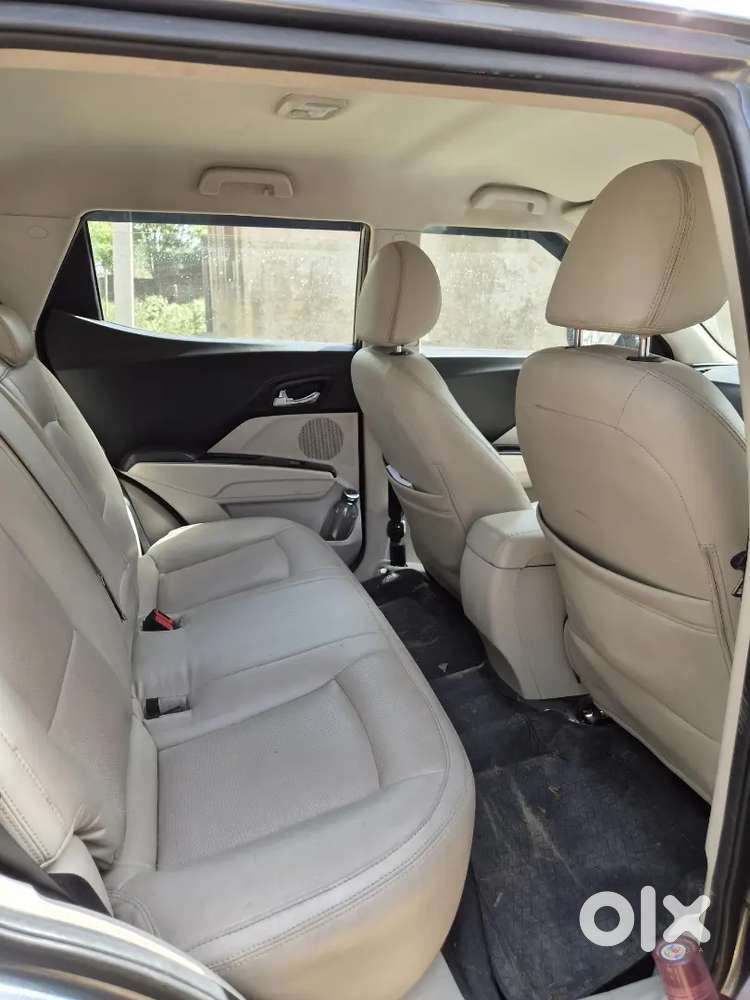 Mahindra Xuv300 Petrol + Cng 2022