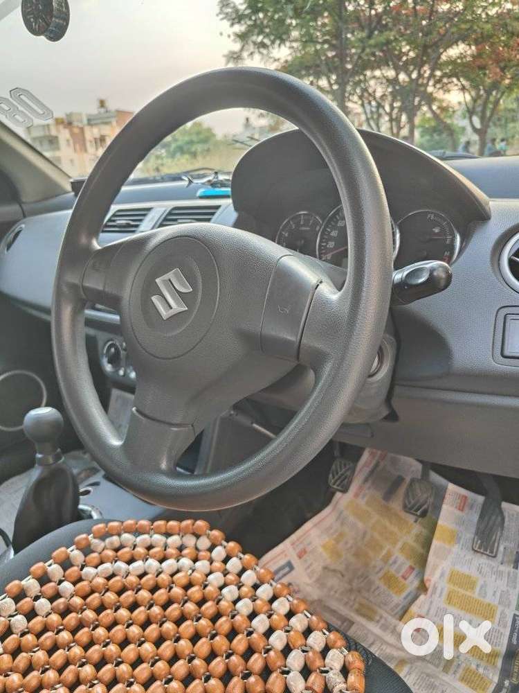 Maruti Suzuki Swift Vxi, 2011, Petrol