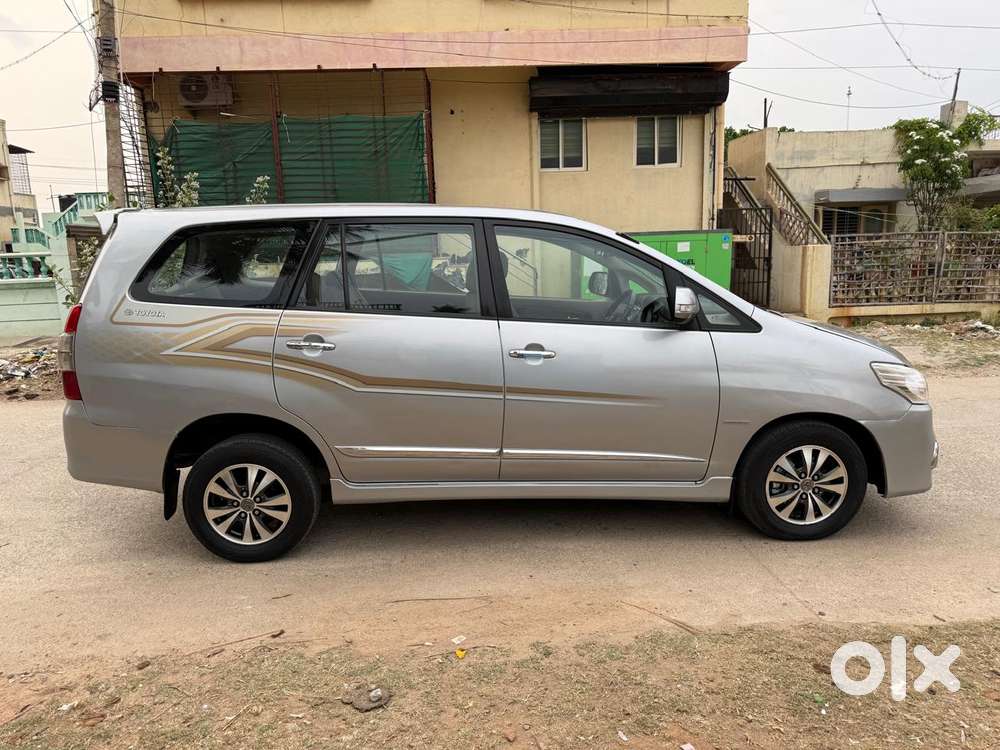 Toyota Innova 2.5 V 8 Str, 2015, Diesel