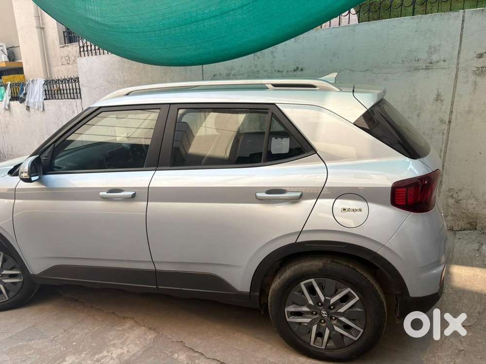 Hyundai Venue 2021 Diesel Well Maintained