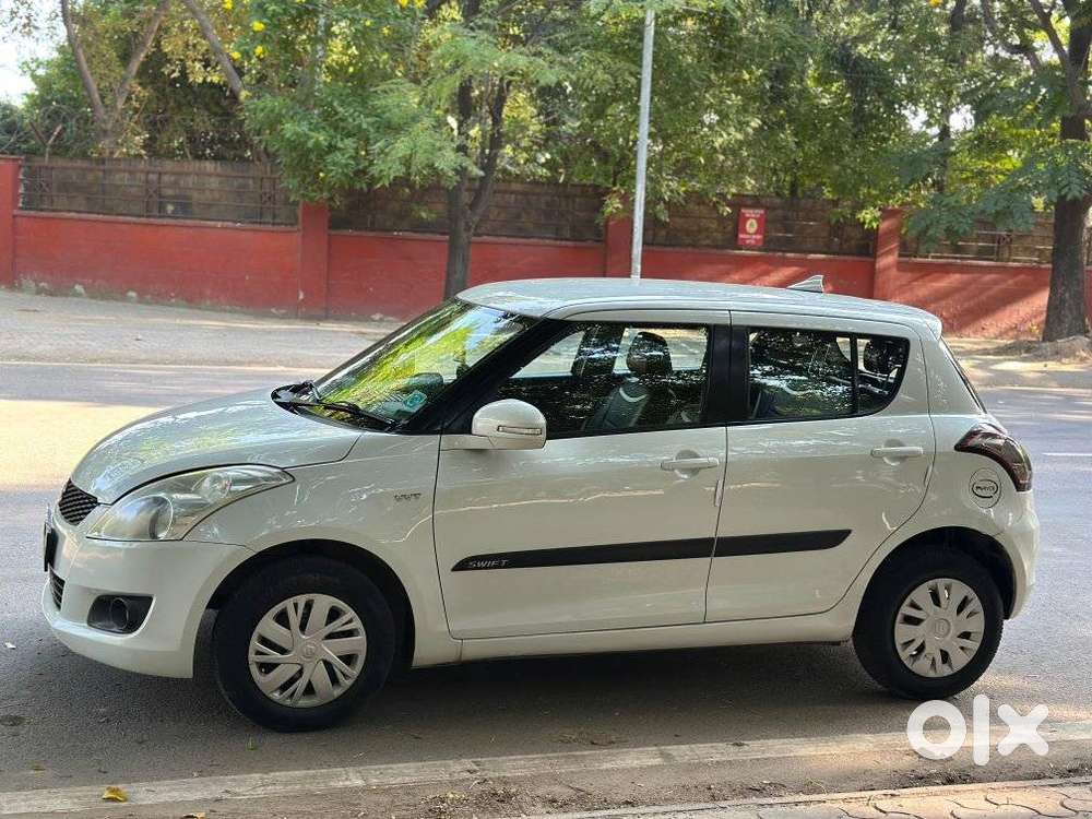 Maruti Suzuki Swift Vxi + Manual, 2013, Petrol