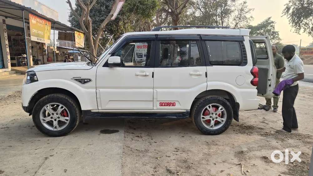 Mahindra Scorpio S 10 2.5 Diesel 2015
