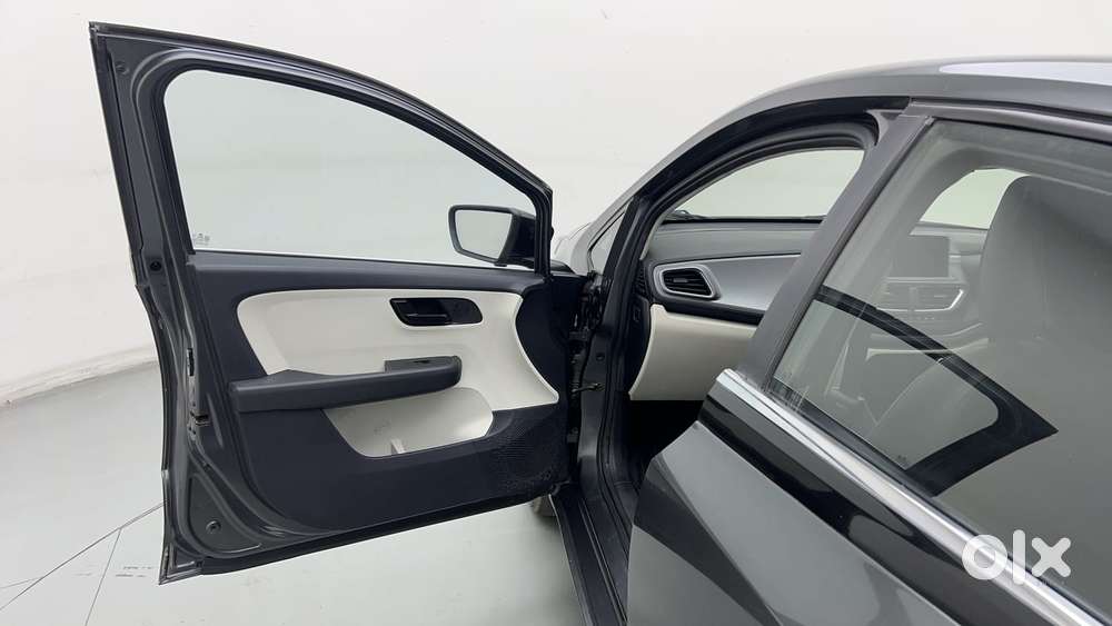 Tata Altroz 1.2 Xm Plus, 2022, Petrol