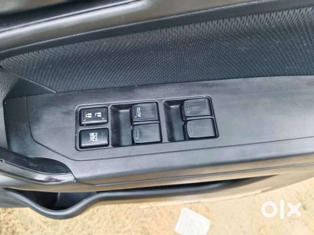 Maruti Suzuki Brezza 1.5 Vxi Smart Hybrid, 2021, Petrol