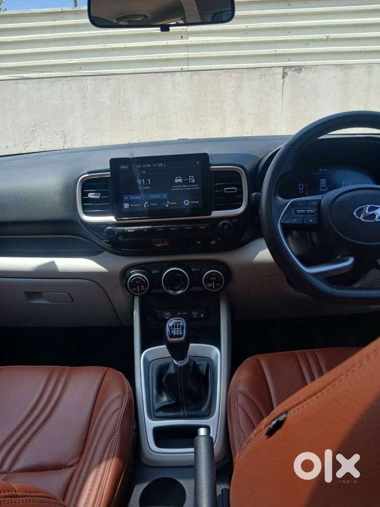 Hyundai Venue Sx Mt, 2023, Diesel