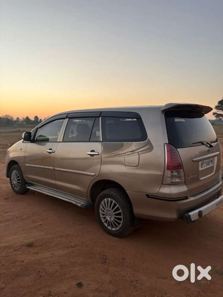 Toyota Innova 2009 Model For Sale
