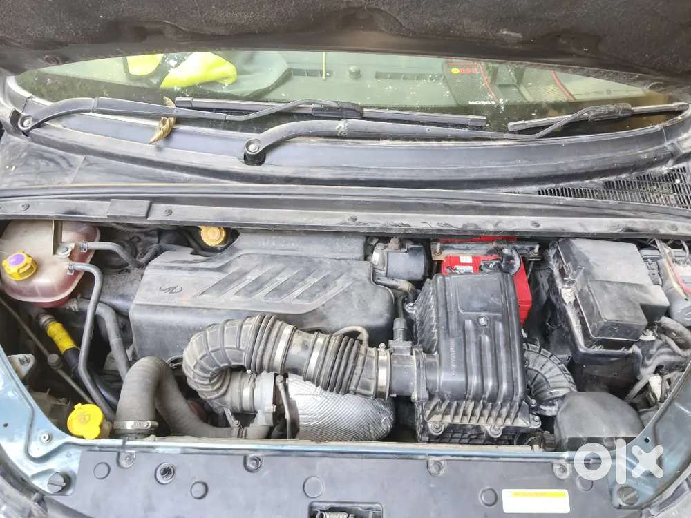 Mahendra Marroz 8 Seater With Good Running Condition