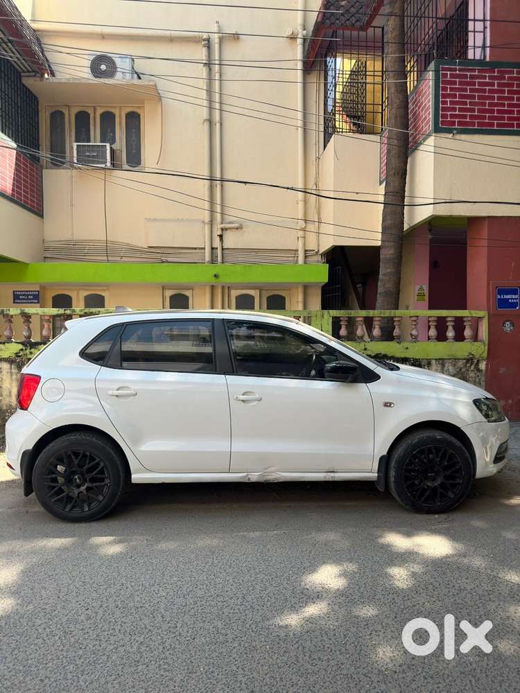 Volkswagen Polo 2015 Car