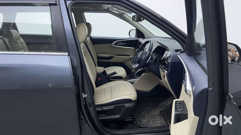 Kia Carens 1.4 Luxury Plus Dct 7 Str, 2022, Petrol