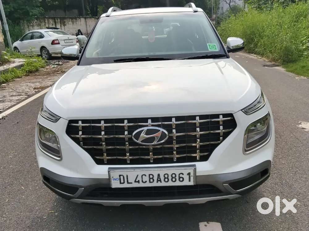 Hyundai Venue S Petrol 2021only 23000km Run Showroom Condition