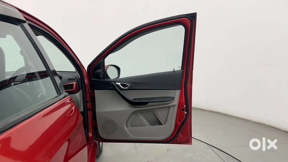 Tata Tiago 1.2 Revotron Xz Wo Alloy, 2017, Petrol