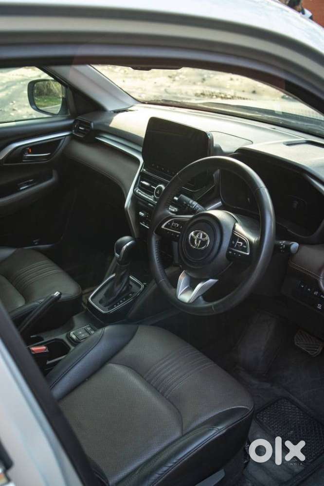 Toyota Urban Cruiser Hyryder, 2023, Petrol