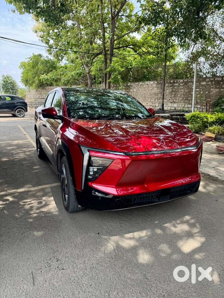 Mahindra Electric Car 2025