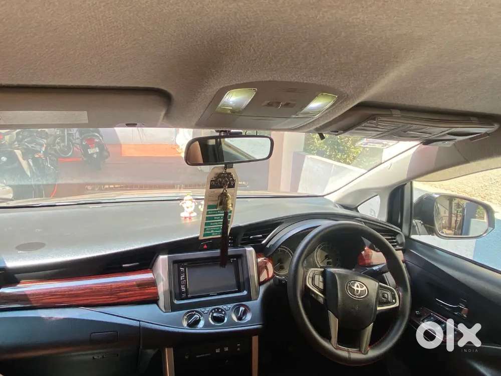 Toyota Innova Crysta 2017 Diesel Well Maintained