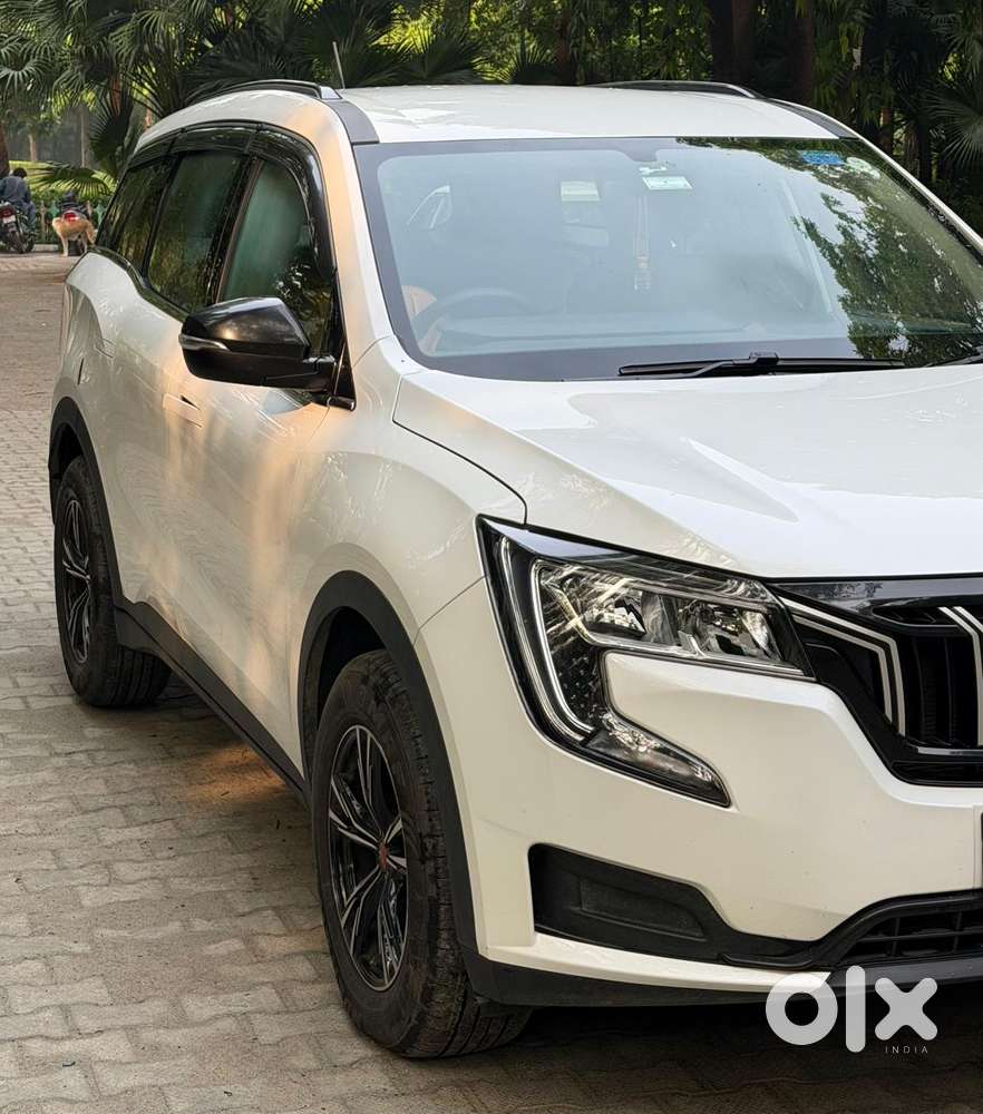 Mahindra Xuv700 Mx Petrol Mt 5 Str (e), 2022, Petrol