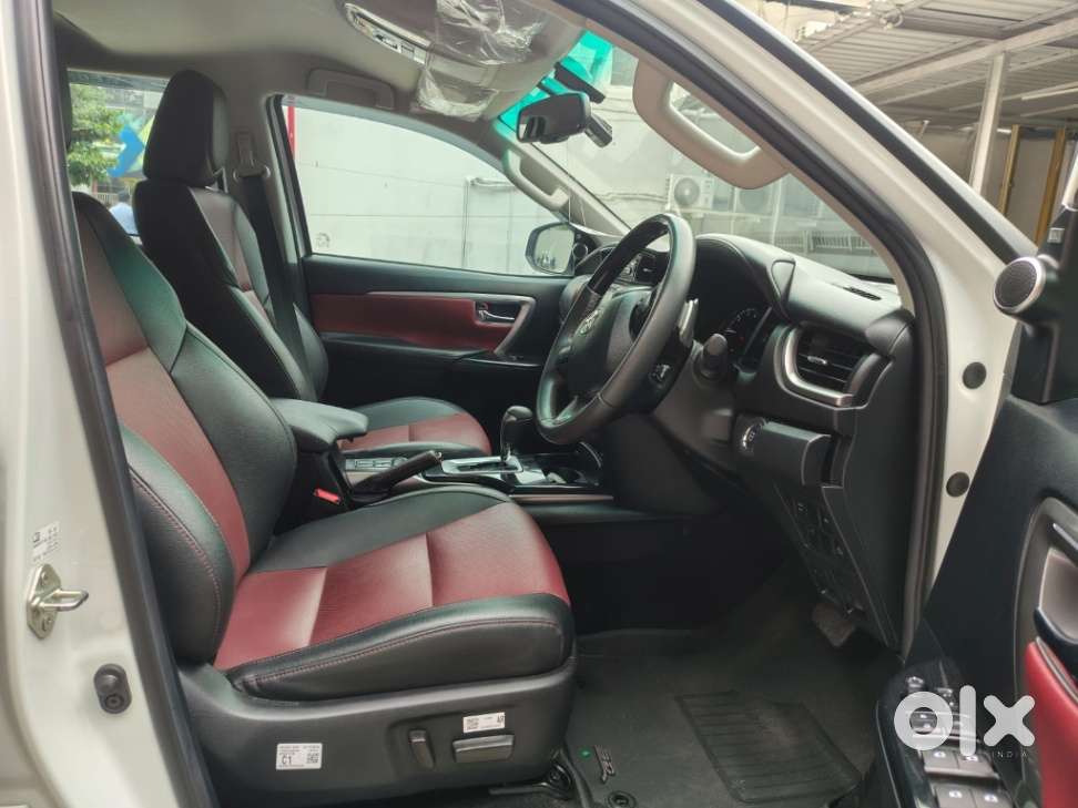 Toyota Fortuner Legender 4x4 At 2.8, 2025