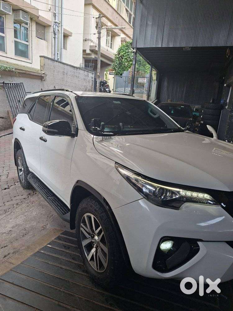 Toyota Fortuner 2.8 Legender 4x4, 2019, Diesel