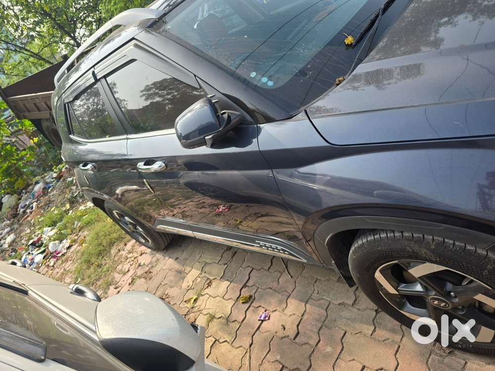 Hyundai Venue Petrol Well Maintained