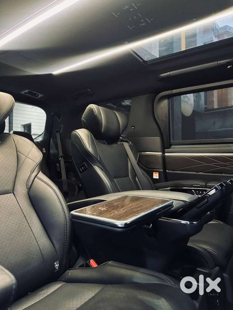 Toyota Vellfire Vip – Executive Lounge, 2025, Petrol