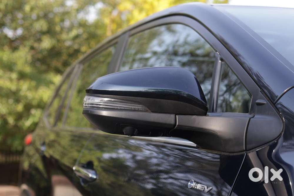 Toyota Innova Hycross 2.0 Zx (o) Hybrid 7 Str, 2026, Petrol